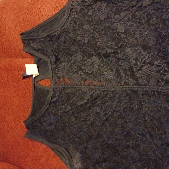 Top - Picture 2 of 3